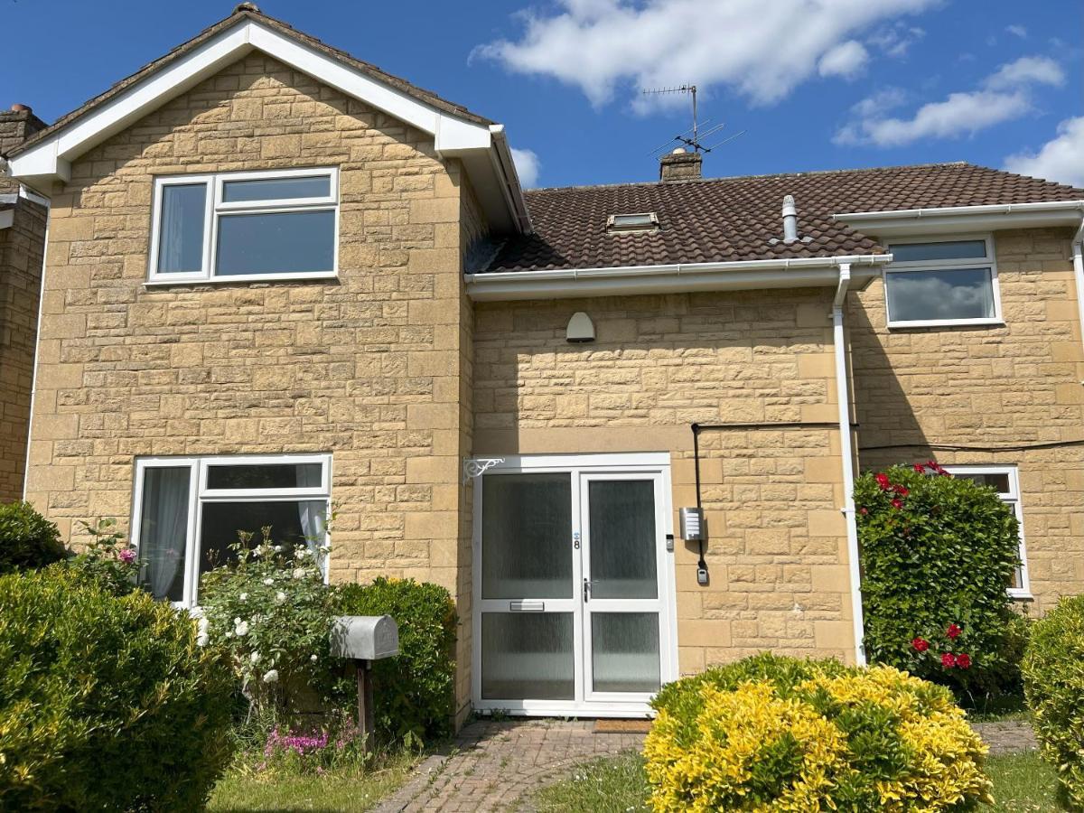 Premium Deal L Hill View Home L Last-Minute Offer L Cheltenham L Aj Properties L Perfect For Short Or Long Stays L 4Beds 4Bedrooms Room photo